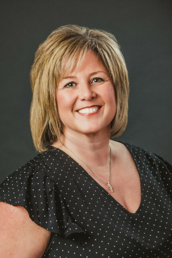 Updated Headshot Dayna Ghirardelli